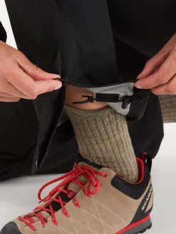 Marmot Wm's Minimalist GORE-TEX® Pant -Marmot Outdoor Equipment M12684 001 D02 1 scaled